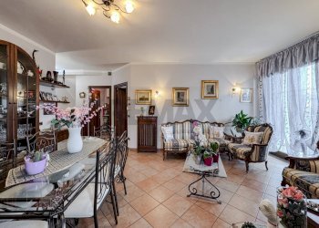 Sala da pranzo - Villa Via Vercelli
 
66/a, Caresanablot - photo 7