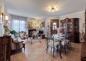 Sala da pranzo - Villa Via Vercelli
 
66/a, Caresanablot - photo 9