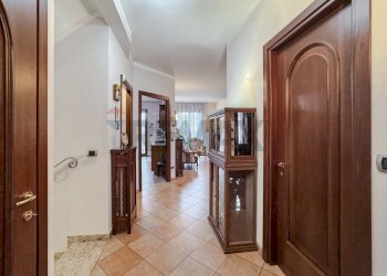 Hall / corridoio - Villa Via Vercelli
 
66/a, Caresanablot - photo 14