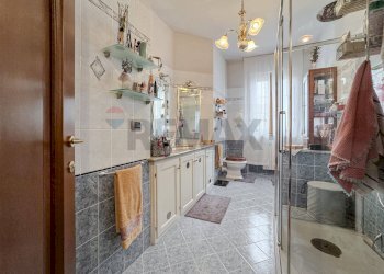 Bagno - Villa Via Vercelli
 
66/a, Caresanablot - photo 23