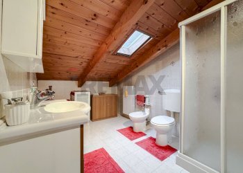 Bagno - Villa Via Vercelli
 
66/a, Caresanablot - photo 45