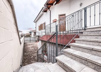 Scale - Villa Via Vercelli
 
66/a, Caresanablot - photo 50