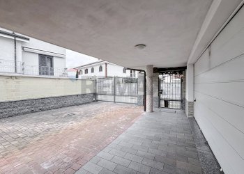 Terrazza - Villa Via Vercelli
 
66/a, Caresanablot - photo 55