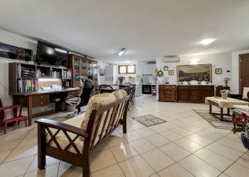 Soggiorno - Villa Via Vercelli
 
66/a, Caresanablot - photo 60