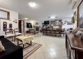 Sala da pranzo - Villa Via Vercelli
 
66/a, Caresanablot - photo 62