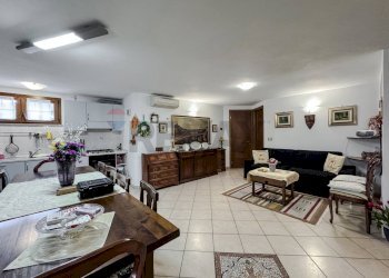 Sala da pranzo - Villa Via Vercelli
 
66/a, Caresanablot - photo 68
