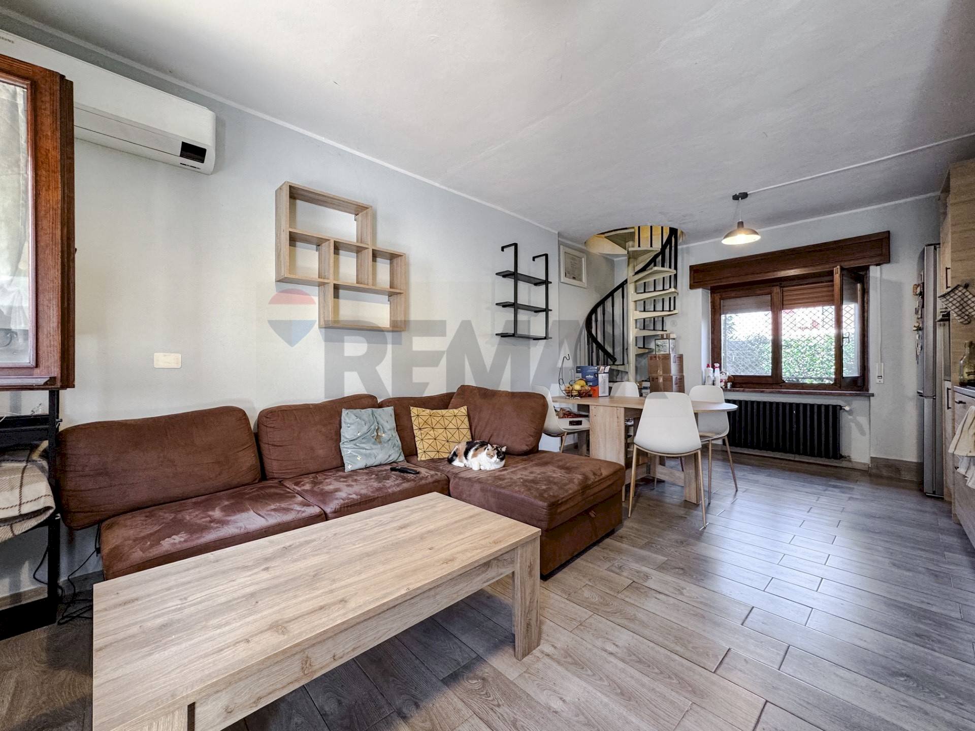 Sala da pranzo - Casa semi indipendente Via Umberto I
 
28/c, Palestro - foto 3