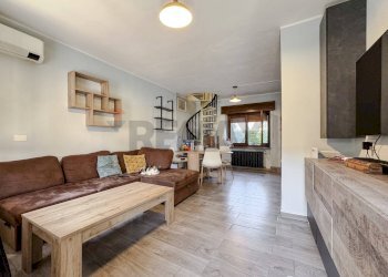 Soggiorno - Casa semi indipendente Via Umberto I
 
28/c, Palestro - foto 5