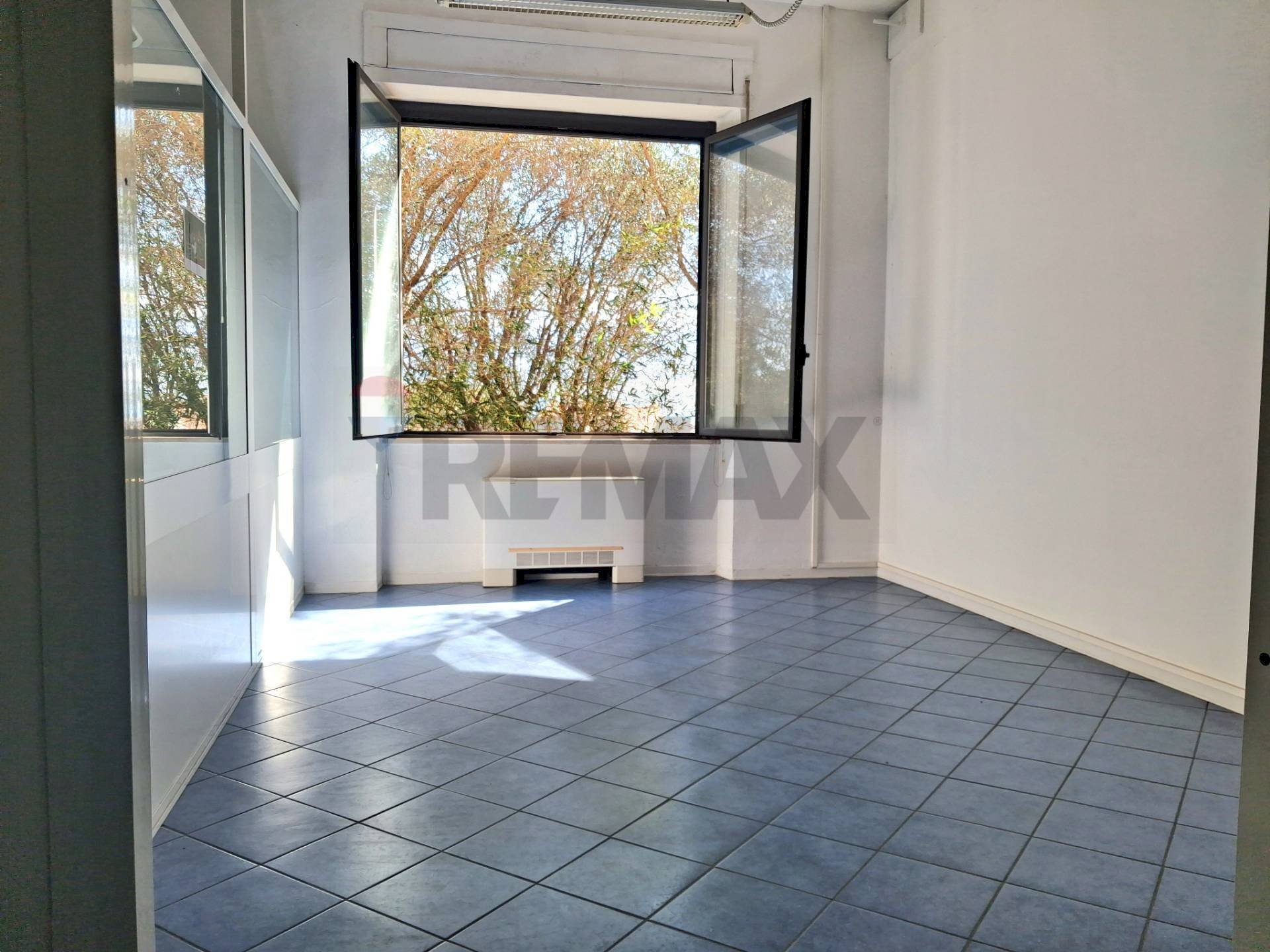 Stanza vuota - Ufficio Piombino - foto 3