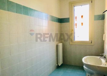 Bagno - Bilocale Via Villa Santa Maria
 
73, Viadana - foto 14