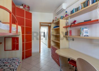 Camera / camera da letto - Quadrilocale via Lombardia
 
2, Siracusa - foto 8