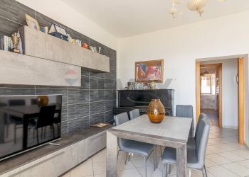 Sala da pranzo - Quadrilocale via Lombardia
 
2, Siracusa - foto 14