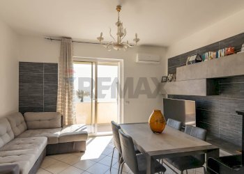 Sala da pranzo - Quadrilocale via Lombardia
 
2, Siracusa - foto 18