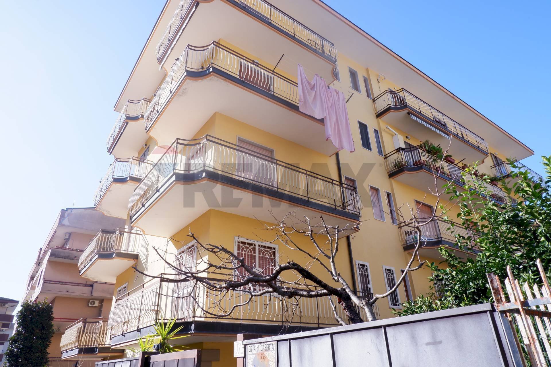 Edificio all\'aperto - Quadrilocale Via Don Giuseppe Ganci
 
14, Caserta - foto 2