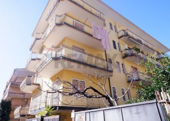 Edificio all\'aperto - Quadrilocale Via Don Giuseppe Ganci
 
14, Caserta - foto 2