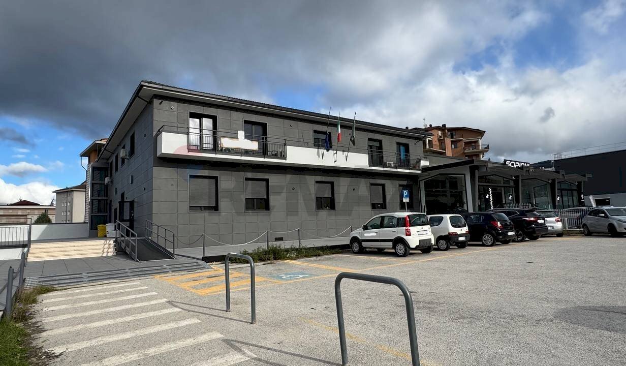Edificio all\'aperto - Ufficio via XXV Aprile
 
snc, L'Aquila - foto 1