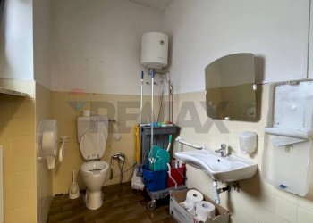 Bagno - Ufficio via XXV Aprile
snc, L'Aquila - foto 23