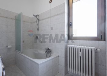 Bagno - Three-room apartment via adda
 
9, Brugherio - photo 17
