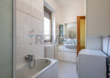 Bagno - Three-room apartment via adda
 
9, Brugherio - photo 19