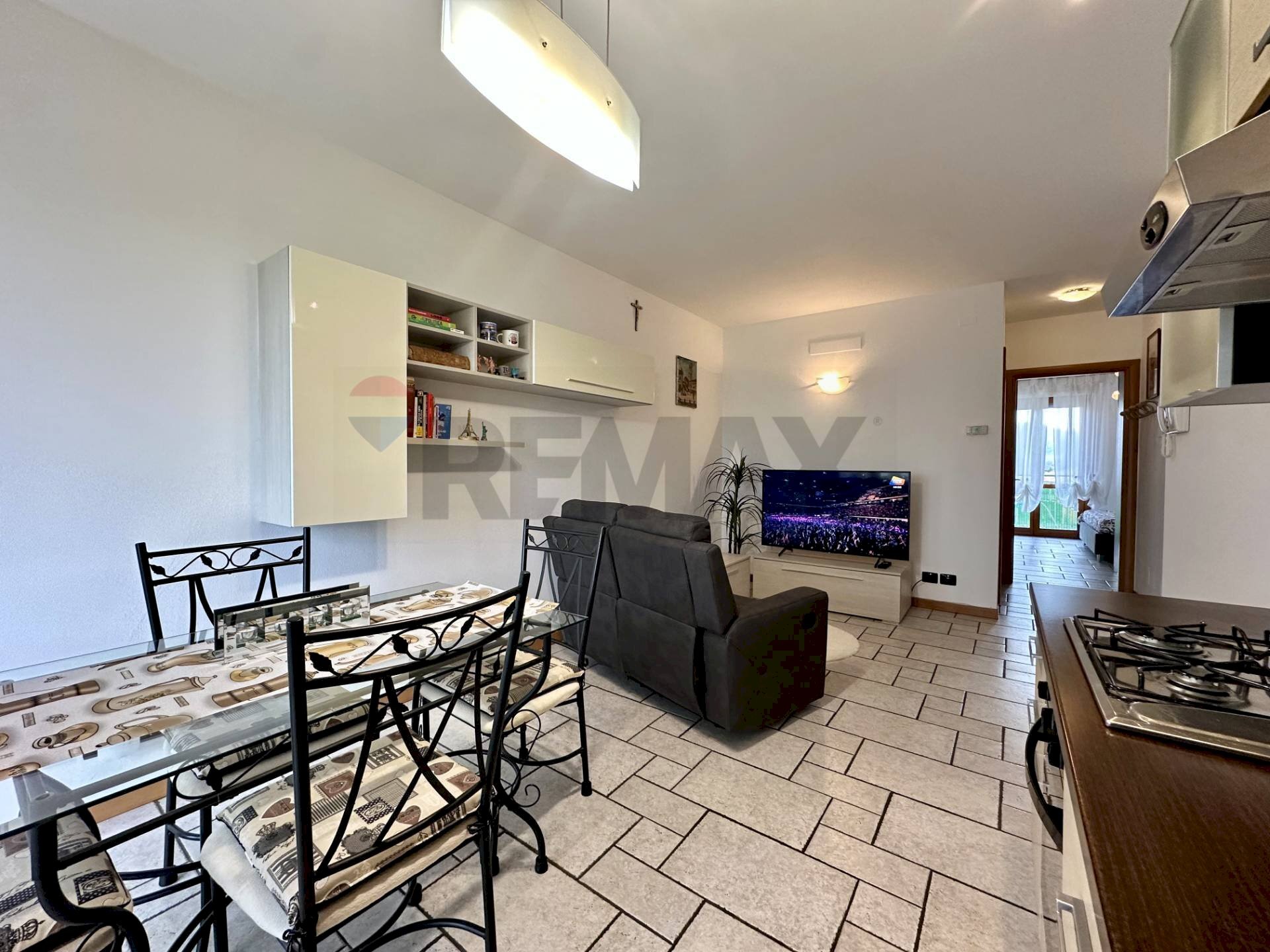 Living - Bilocale VIA CAVOUR
 
1A, Albano Sant'Alessandro - foto 2