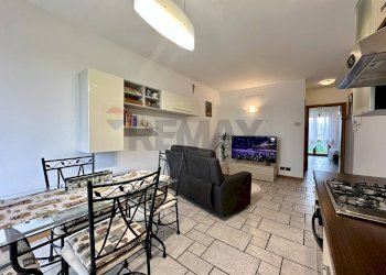 Living - Two-room apartment VIA CAVOUR
 
1A, Albano Sant'Alessandro - photo 2