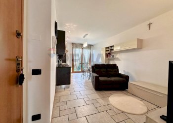 Living - Two-room apartment VIA CAVOUR
 
1A, Albano Sant'Alessandro - photo 6