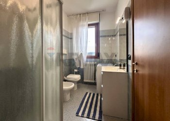 Bagno - Two-room apartment VIA CAVOUR
 
1A, Albano Sant'Alessandro - photo 17