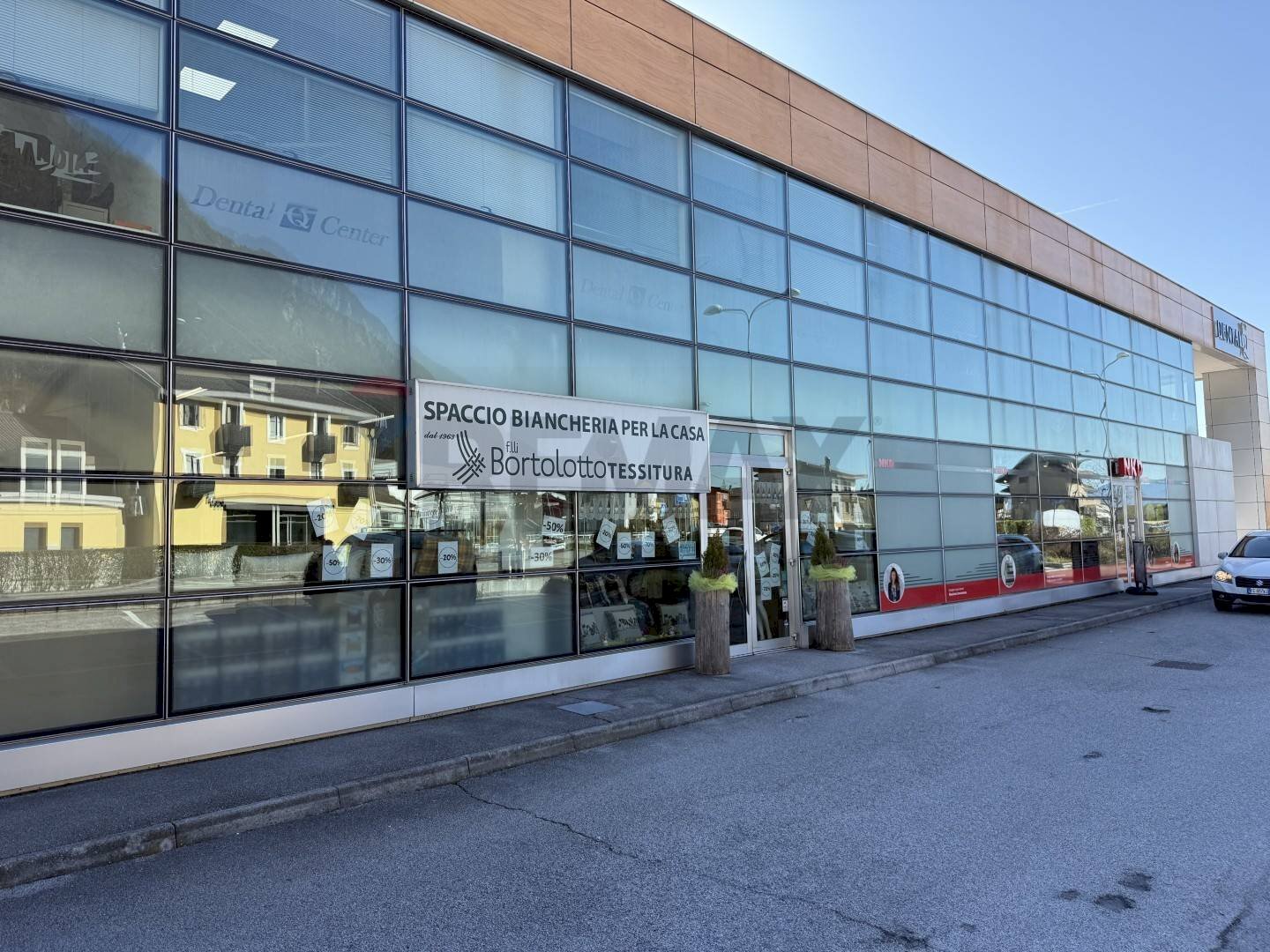 Edificio all\'aperto - Attività Commerciale Via Cima I Prà
 
9, Ponte nelle Alpi - foto 2
