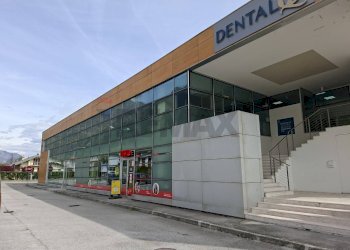 Edificio all\'aperto - Attività Commerciale Via Cima I Prà
 
9, Ponte nelle Alpi - foto 4