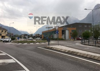 Edificio all\'aperto - Attività Commerciale Via Cima I Prà
 
9, Ponte nelle Alpi - foto 6