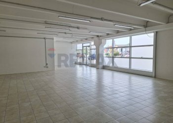 Stanza vuota - Attività Commerciale Via Cima I Prà
 
9, Ponte nelle Alpi - foto 10