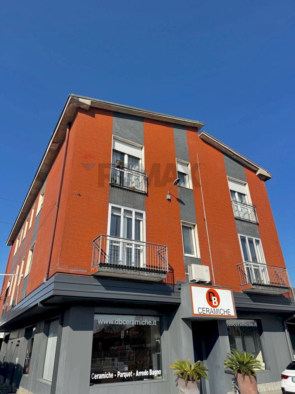 Edificio all\'aperto - Trilocale VIA TRENTO
 
38, Cesano Maderno - foto 1