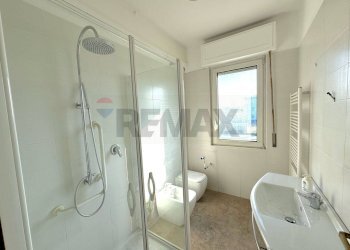 Bagno - Three-room apartment VIA TRENTO
 
38, Cesano Maderno - photo 11