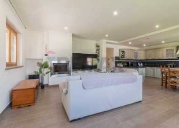 Sala da pranzo - Semi-detached house strada provinciale 105
30, Montalto di Castro - photo 16