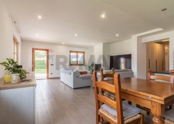 Sala da pranzo - Semi-detached house strada provinciale 105
30, Montalto di Castro - photo 26