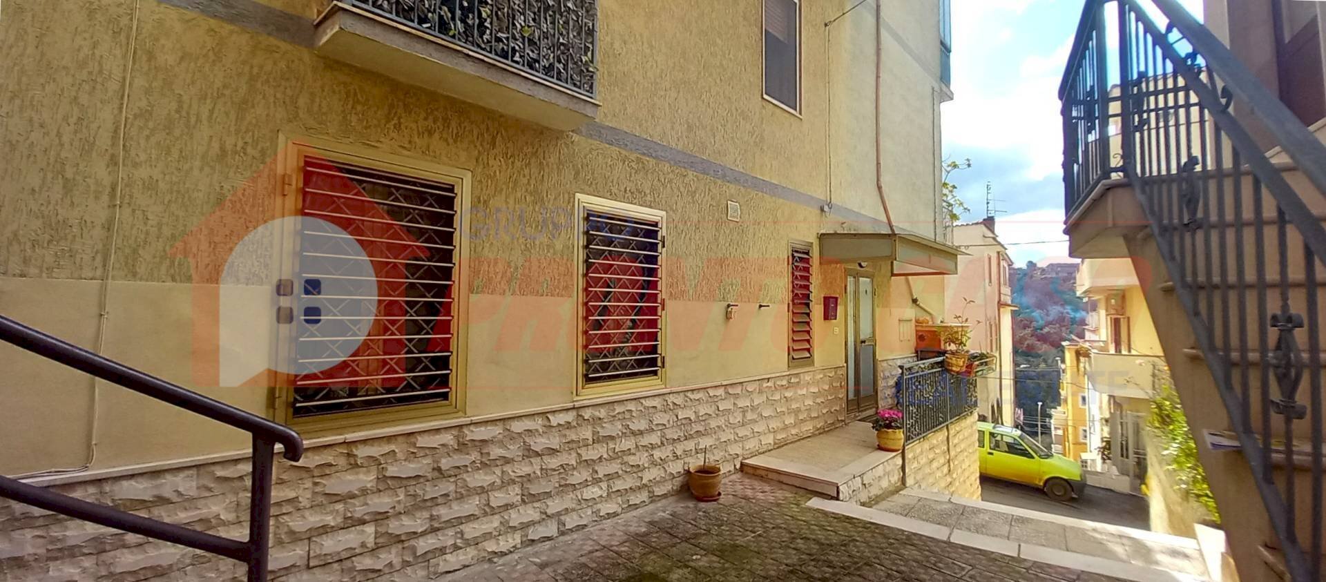 Foto 2 - Quadrilocale Via EUROPA
 
4, Ischitella - foto 1