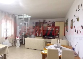 Foto 13 - Quadrilocale Via EUROPA
 
4, Ischitella - foto 12