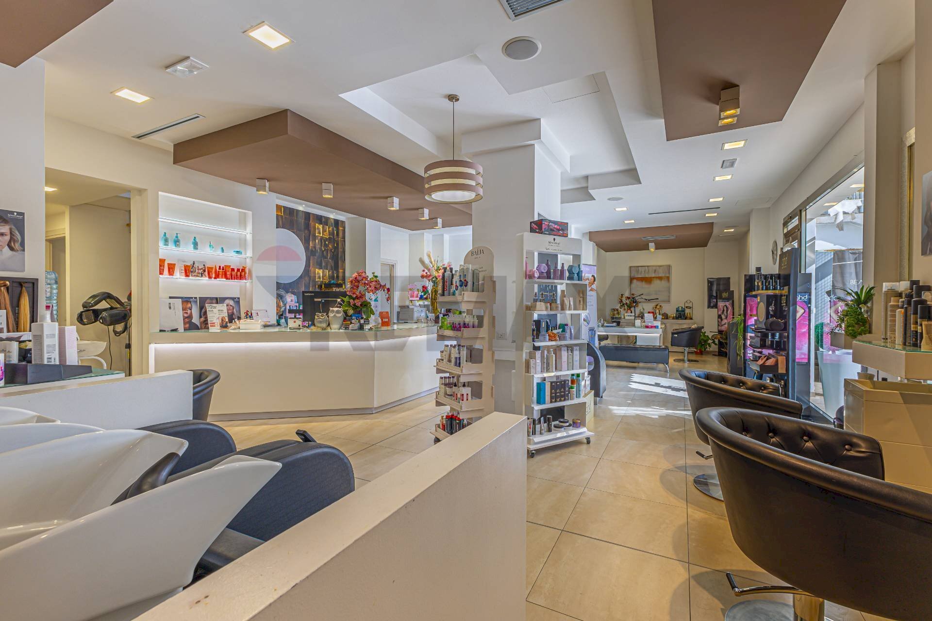 Soggiorno - Locale Commerciale STRADA 24 DI VIA PREDDA NIEDDA
 
snc, Sassari - foto 3