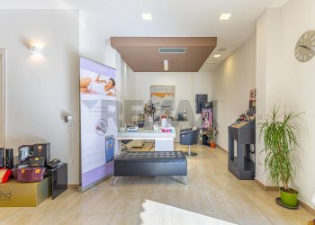 Soggiorno - Locale Commerciale STRADA 24 DI VIA PREDDA NIEDDA
 
snc, Sassari - foto 7