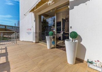 Terrazza - Locale Commerciale STRADA 24 DI VIA PREDDA NIEDDA
 
snc, Sassari - foto 17