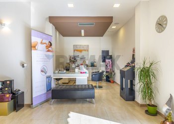 Soggiorno - Locale Commerciale STRADA 24 DI VIA PREDDA NIEDDA
 
snc, Sassari - foto 19