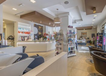 Soggiorno - Locale Commerciale STRADA 24 DI VIA PREDDA NIEDDA
 
snc, Sassari - foto 23