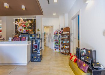 Cucina - Locale Commerciale STRADA 24 DI VIA PREDDA NIEDDA
 
snc, Sassari - foto 24