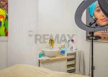 Bagno - Locale Commerciale STRADA 24 DI VIA PREDDA NIEDDA
 
snc, Sassari - foto 33