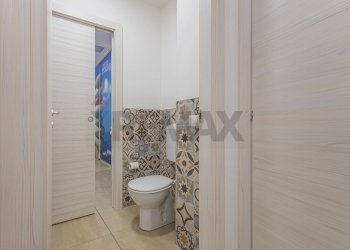 Bagno - Locale Commerciale STRADA 24 DI VIA PREDDA NIEDDA
 
snc, Sassari - foto 35