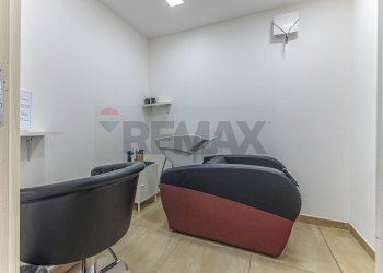 Bagno - Locale Commerciale STRADA 24 DI VIA PREDDA NIEDDA
 
snc, Sassari - foto 45