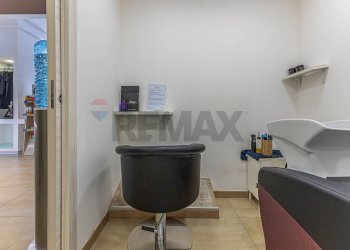 Bagno - Locale Commerciale STRADA 24 DI VIA PREDDA NIEDDA
 
snc, Sassari - foto 46