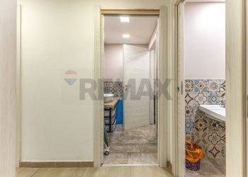 Bagno - Locale Commerciale STRADA 24 DI VIA PREDDA NIEDDA
 
snc, Sassari - foto 50