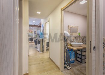 Hall / corridoio - Locale Commerciale STRADA 24 DI VIA PREDDA NIEDDA
 
snc, Sassari - foto 57