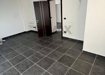 Stanza vuota - Ufficio Via Carlo Terzo
 
156, San Nicola la Strada - foto 11